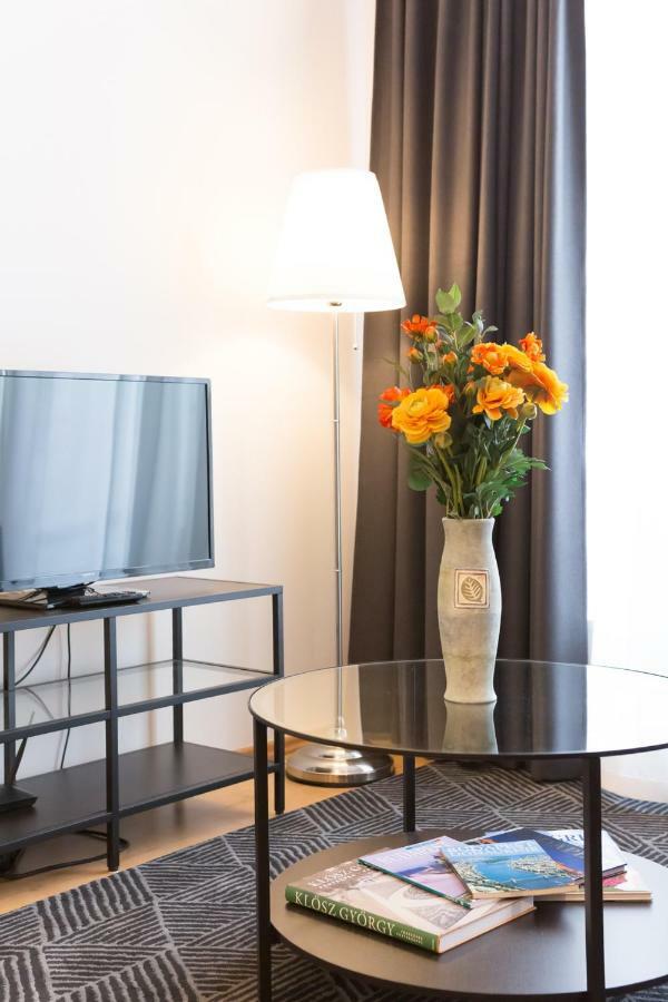 Innercity Apartments Opera บูดาเปสต์ ภายนอก รูปภาพ