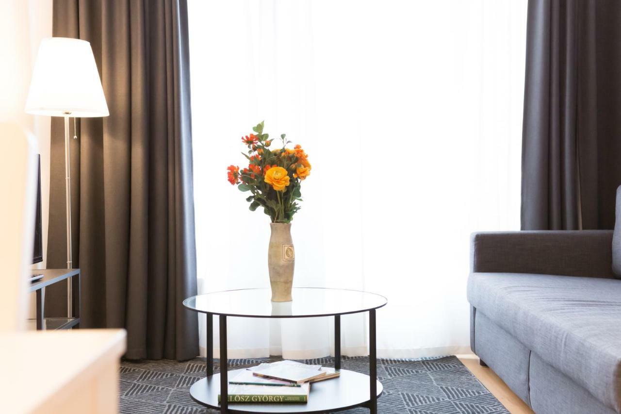 Innercity Apartments Opera บูดาเปสต์ ภายนอก รูปภาพ