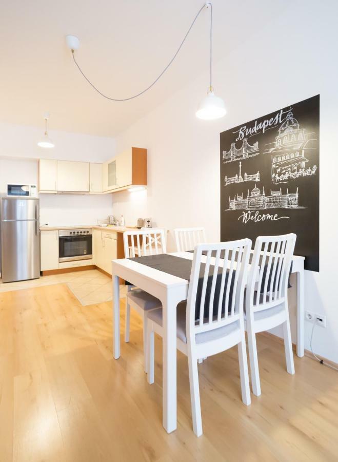 Innercity Apartments Opera บูดาเปสต์ ภายนอก รูปภาพ