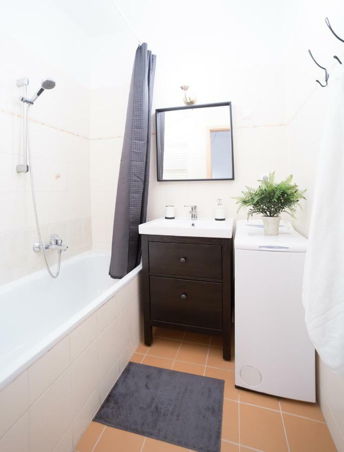 Innercity Apartments Opera บูดาเปสต์ ภายนอก รูปภาพ