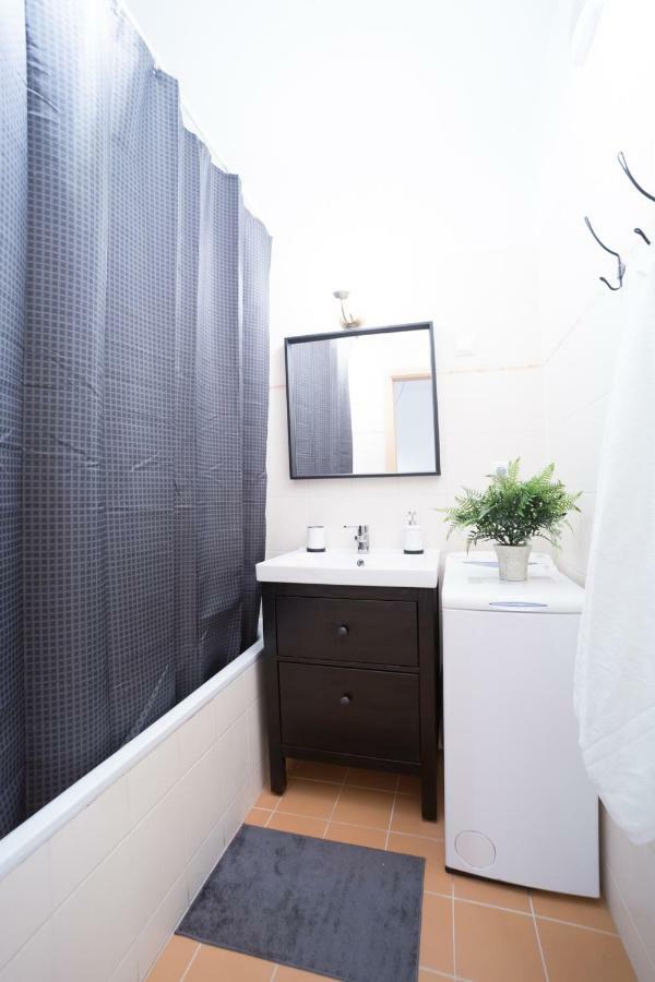 Innercity Apartments Opera บูดาเปสต์ ภายนอก รูปภาพ